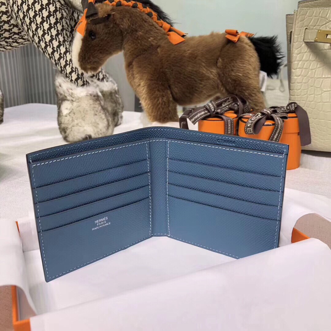 H**me5 poker compact wallet