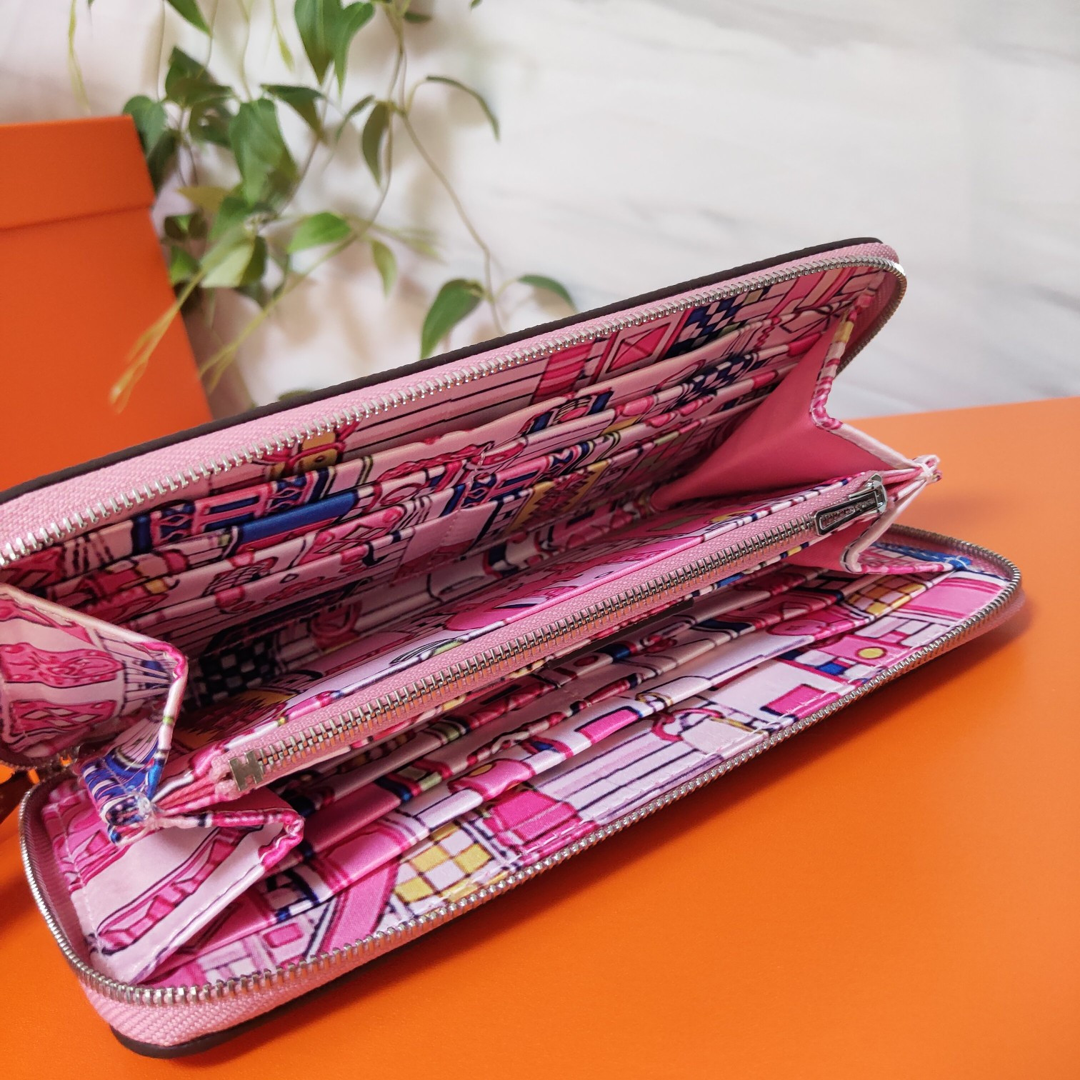 H**me5 long wallet 20x11cm