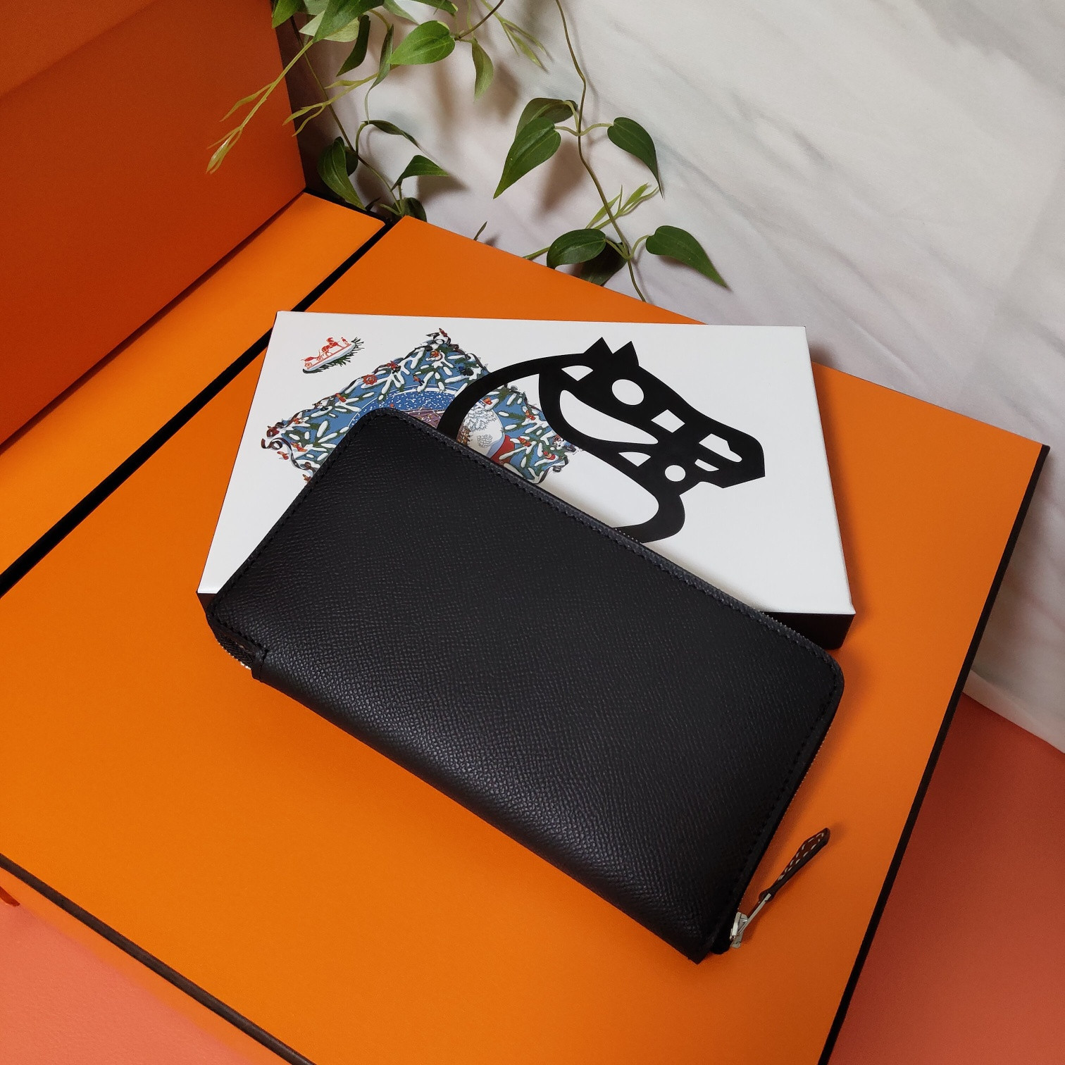 H**me5 long wallet 20x11cm