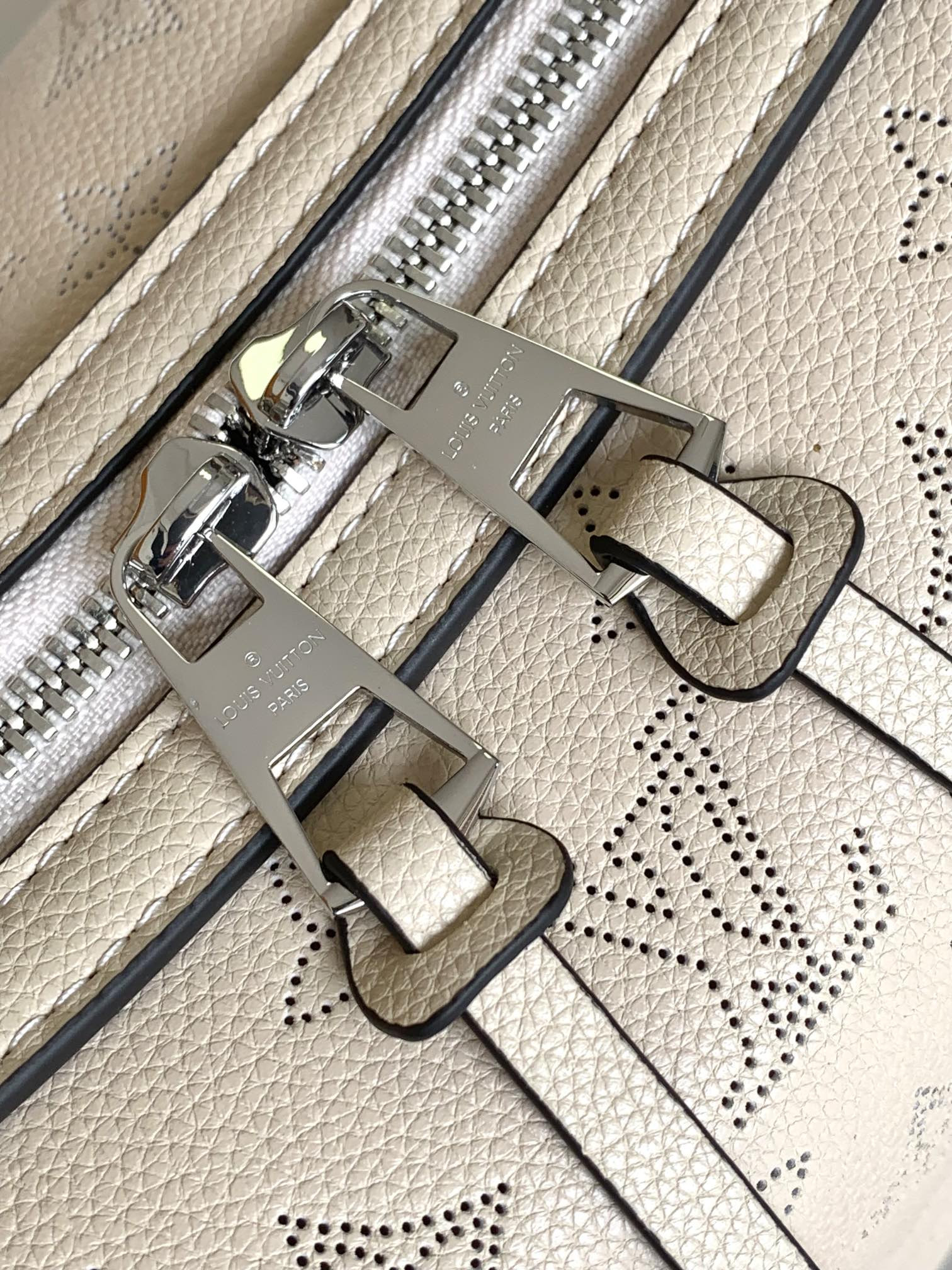 LV Hand It All PM M24255 32 x 29 x 13 cm