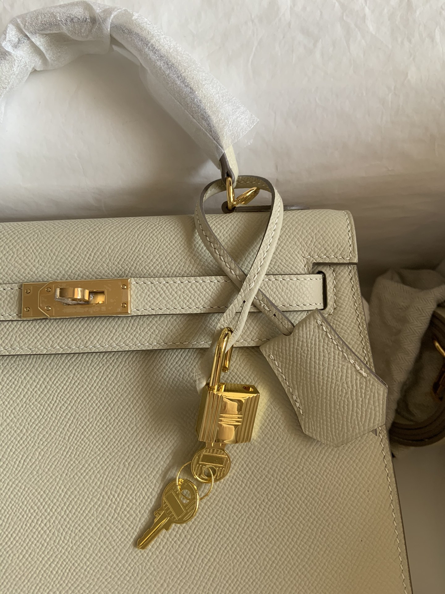 HERMÈS Kelly Gold-tone Hardware 25 28