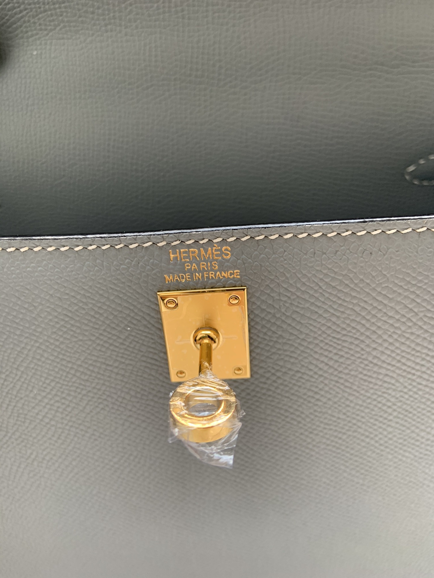 HERMÈS Kelly Gold-tone Hardware 25 28