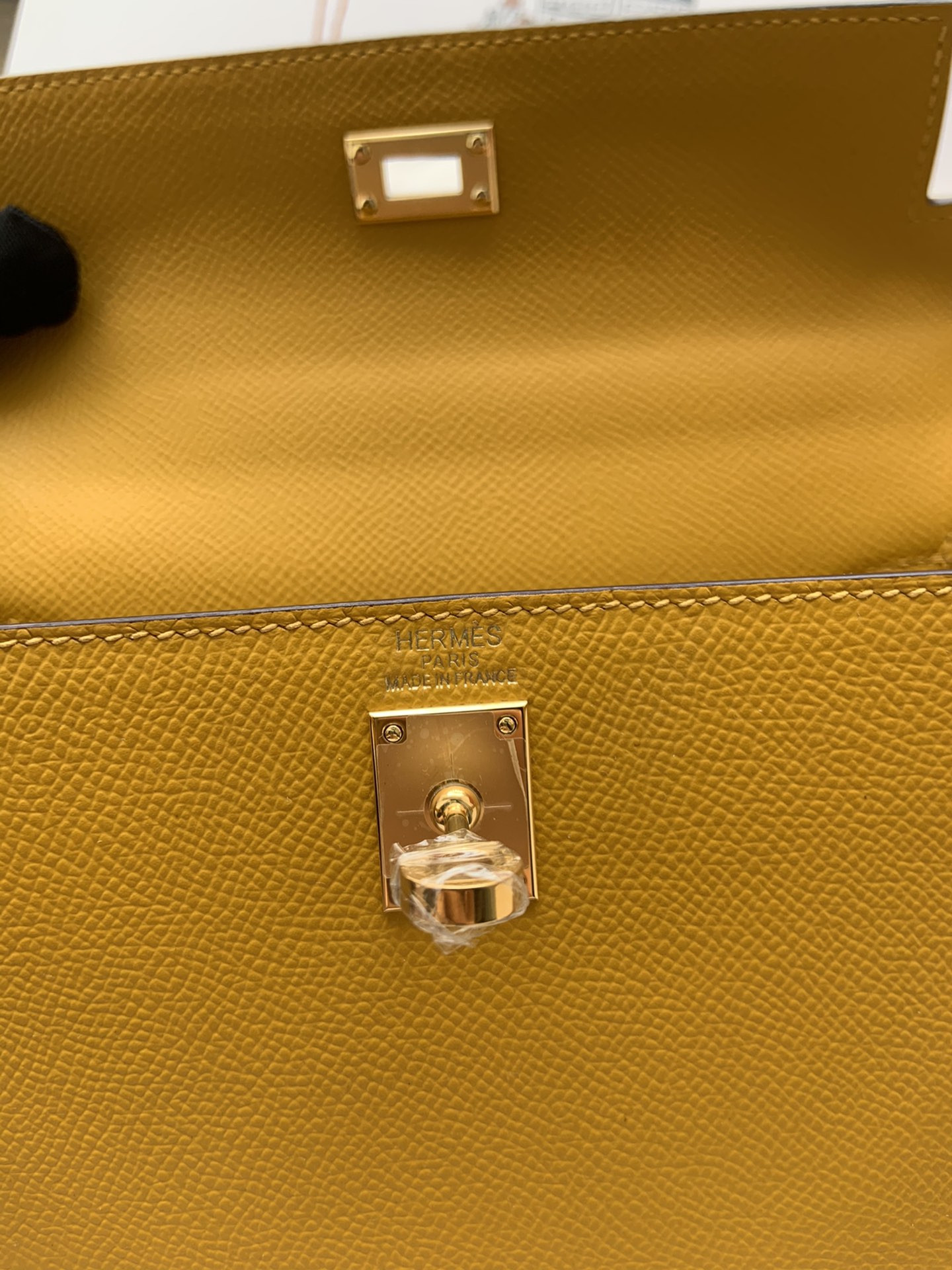 HERMÈS Kelly Gold-tone Hardware 25 28