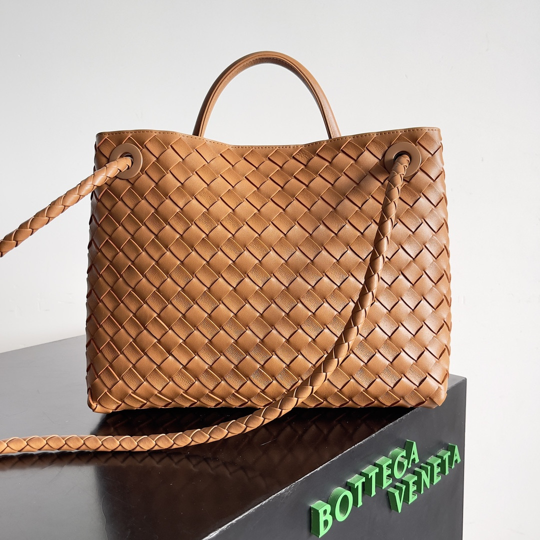 bo*te*ga Ve*ne*ta medium andiamo 32x25x11cm
