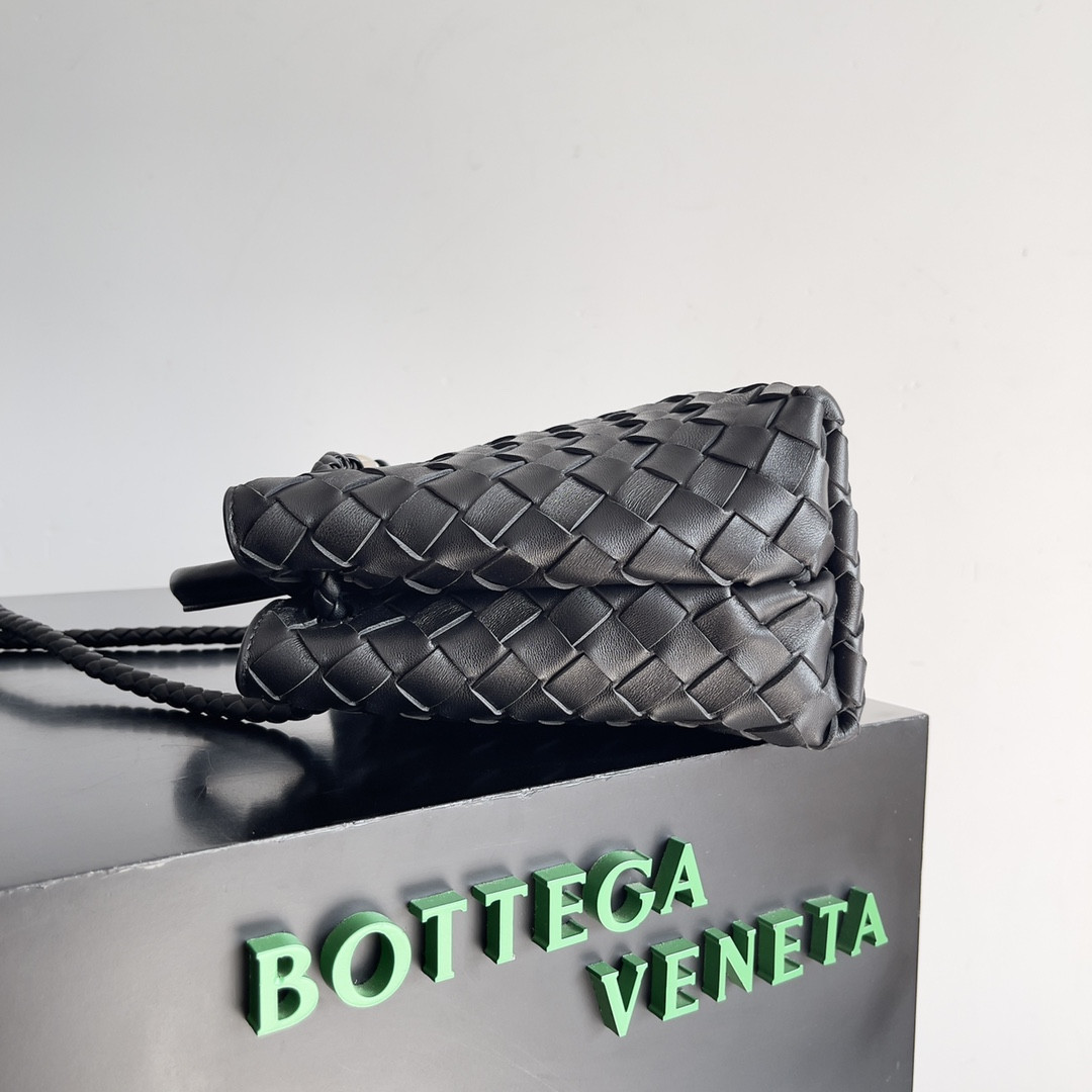bo*te*ga Ve*ne*ta small andiamo 25x22x10.5cm