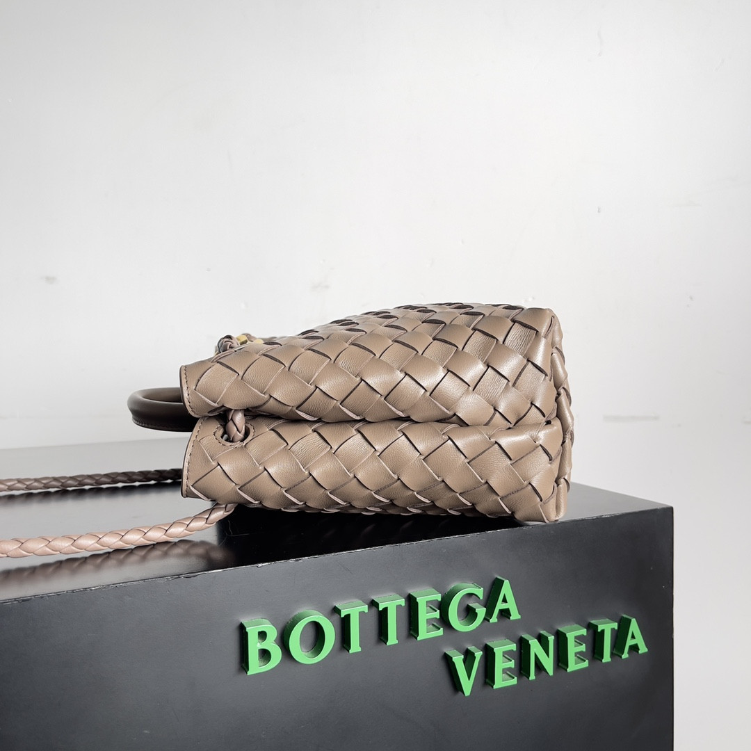 bo*te*ga Ve*ne*ta small andiamo 25x22x10.5cm