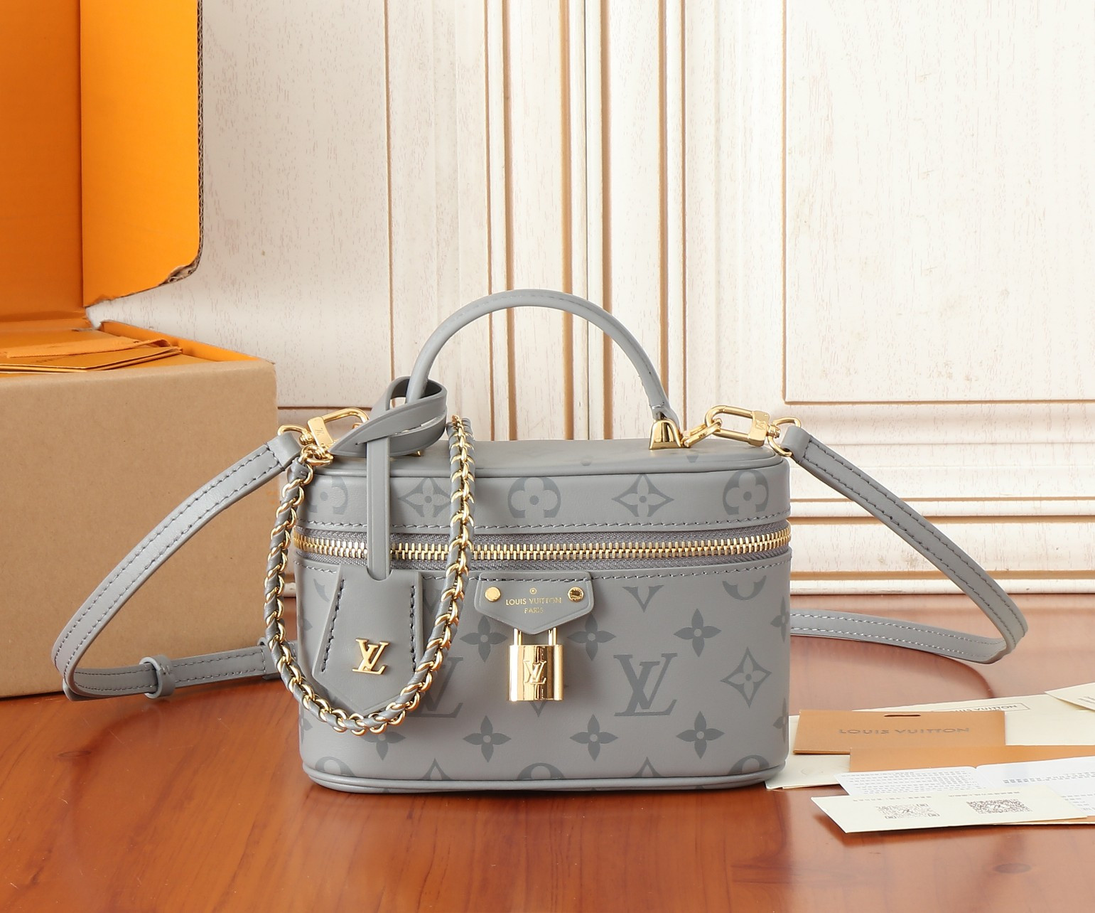 LV Vanity Chain Pouch Nice 24SS M12427 19x11.5x6.5CM