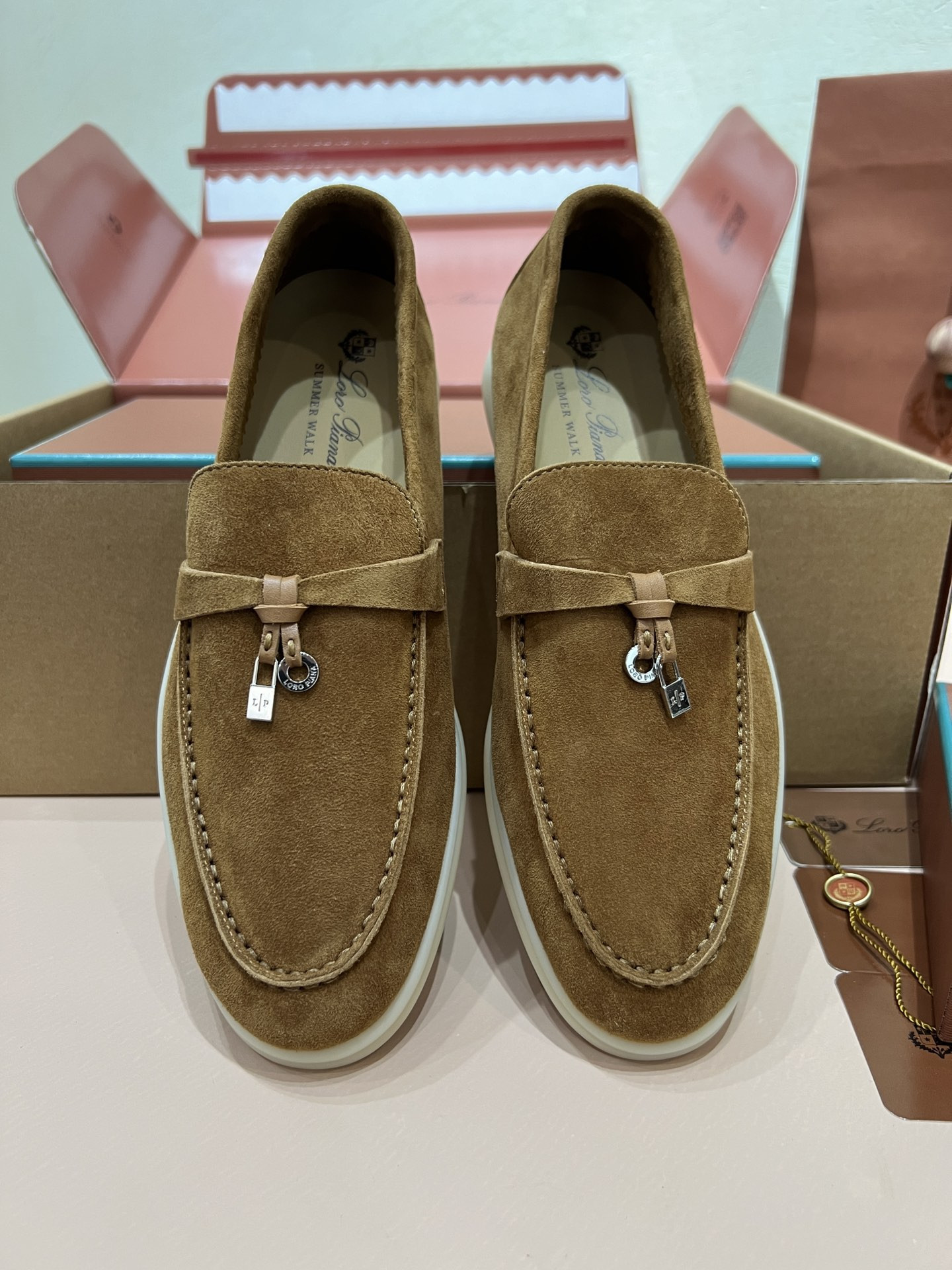 ua L**o p*ana summer charms walk loafers