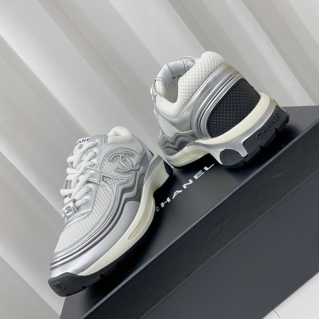 ua Ch*el sneaker