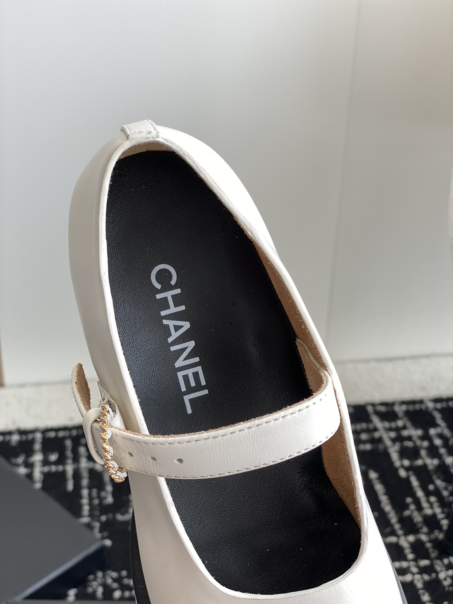 ua Ch*el mary janes