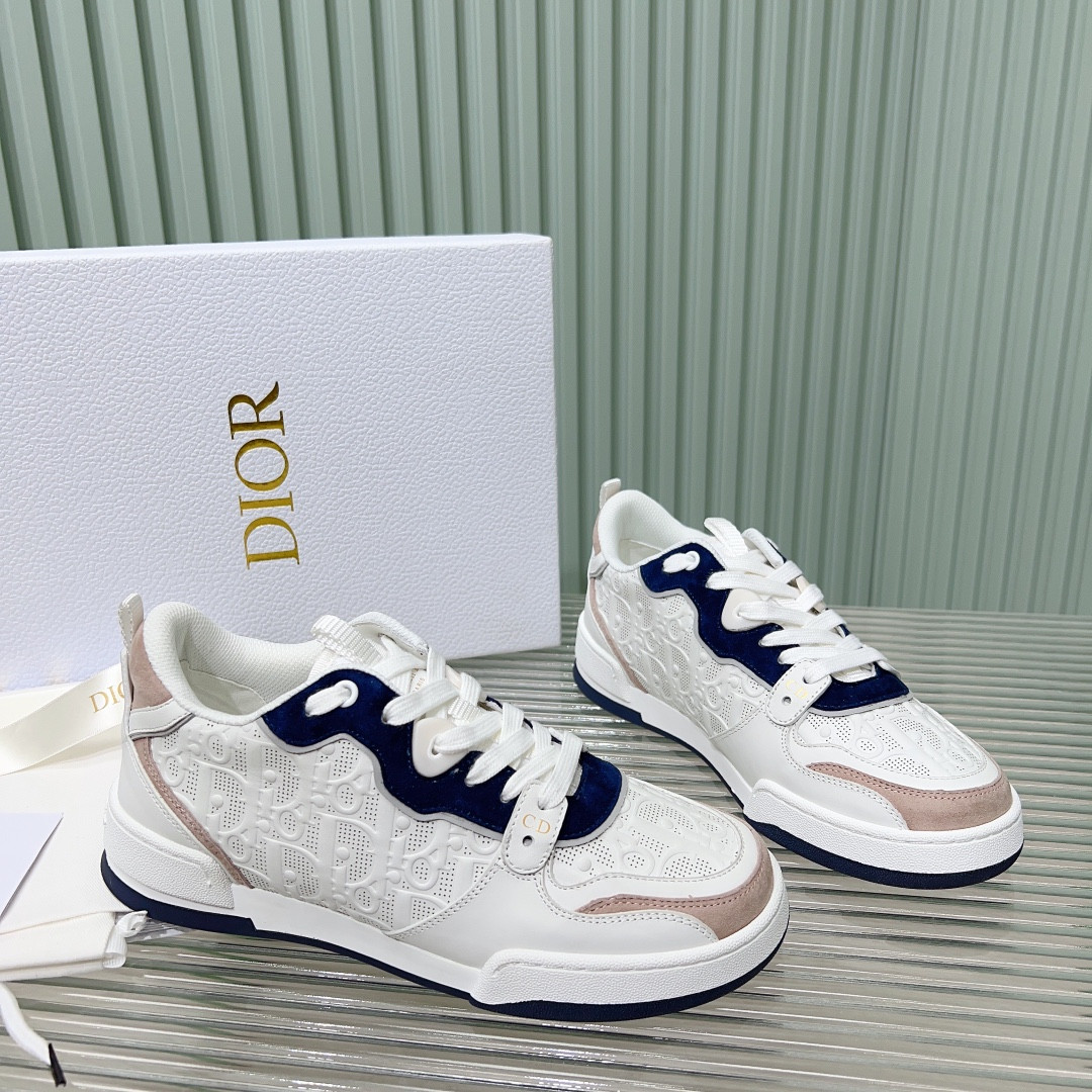 ua D*or one sneaker