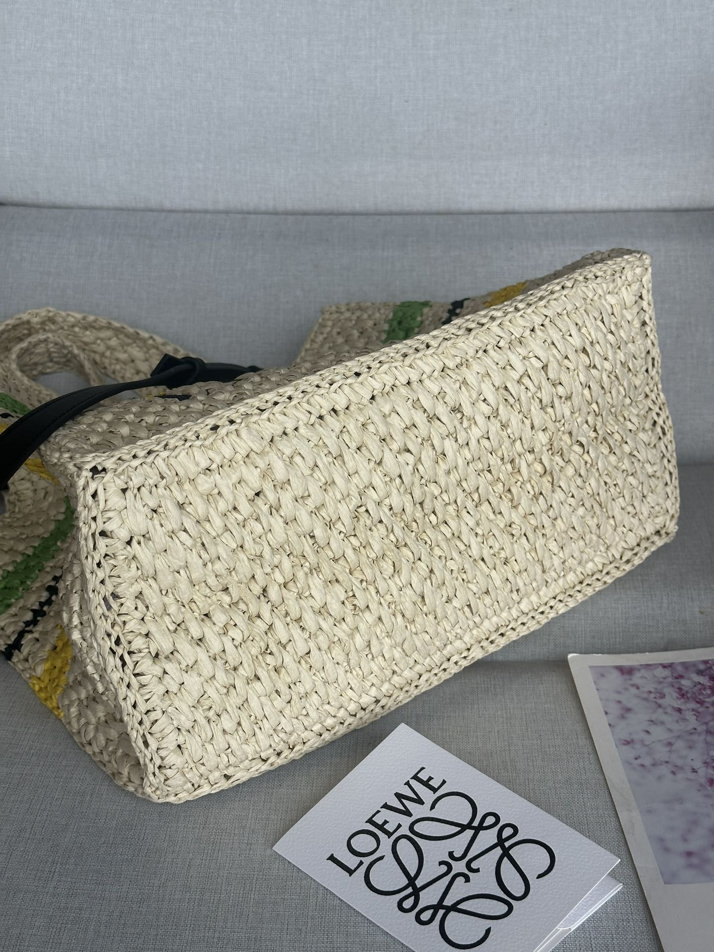 L0ew* font tote 30x25.5x15cm
