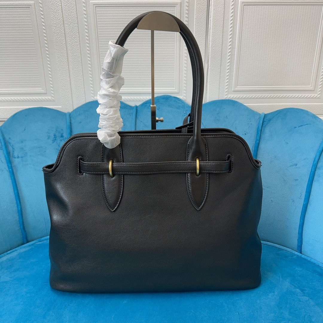 Miu Miu aventure nappa 31X40X13CM