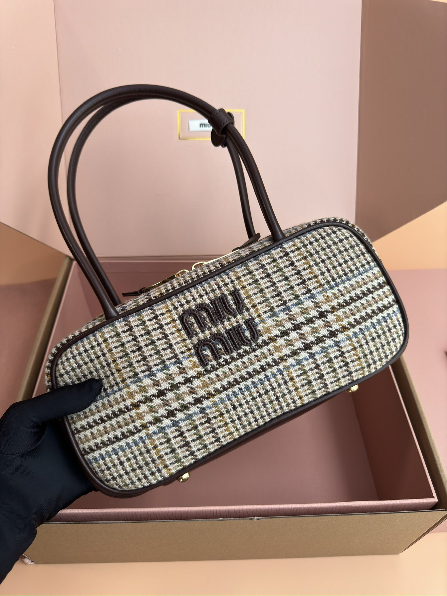 Miu Miu Leather Beau Bag 28×15×9cm