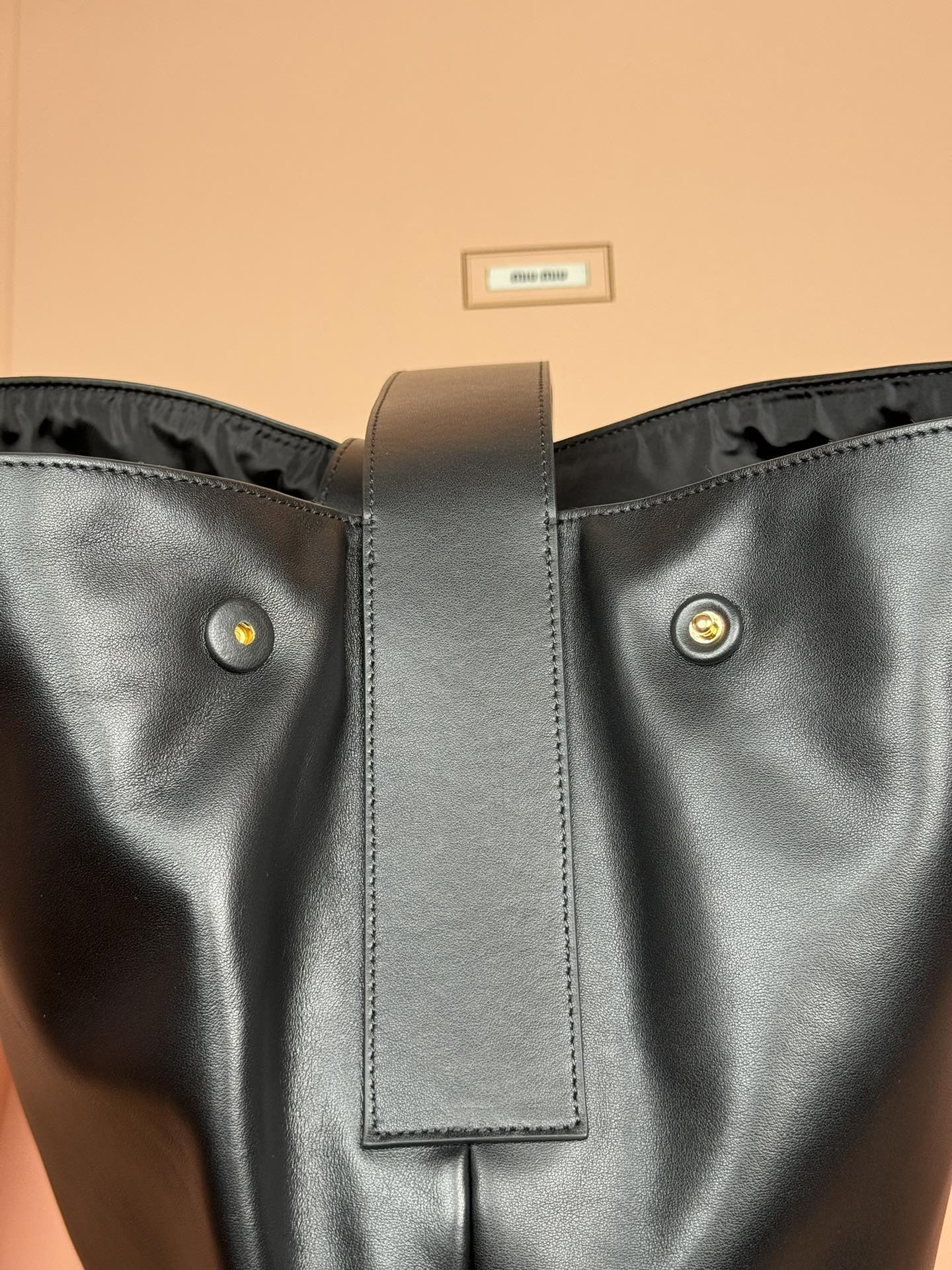 Miu Miu Leather Hobo Bag  41×46×11cm