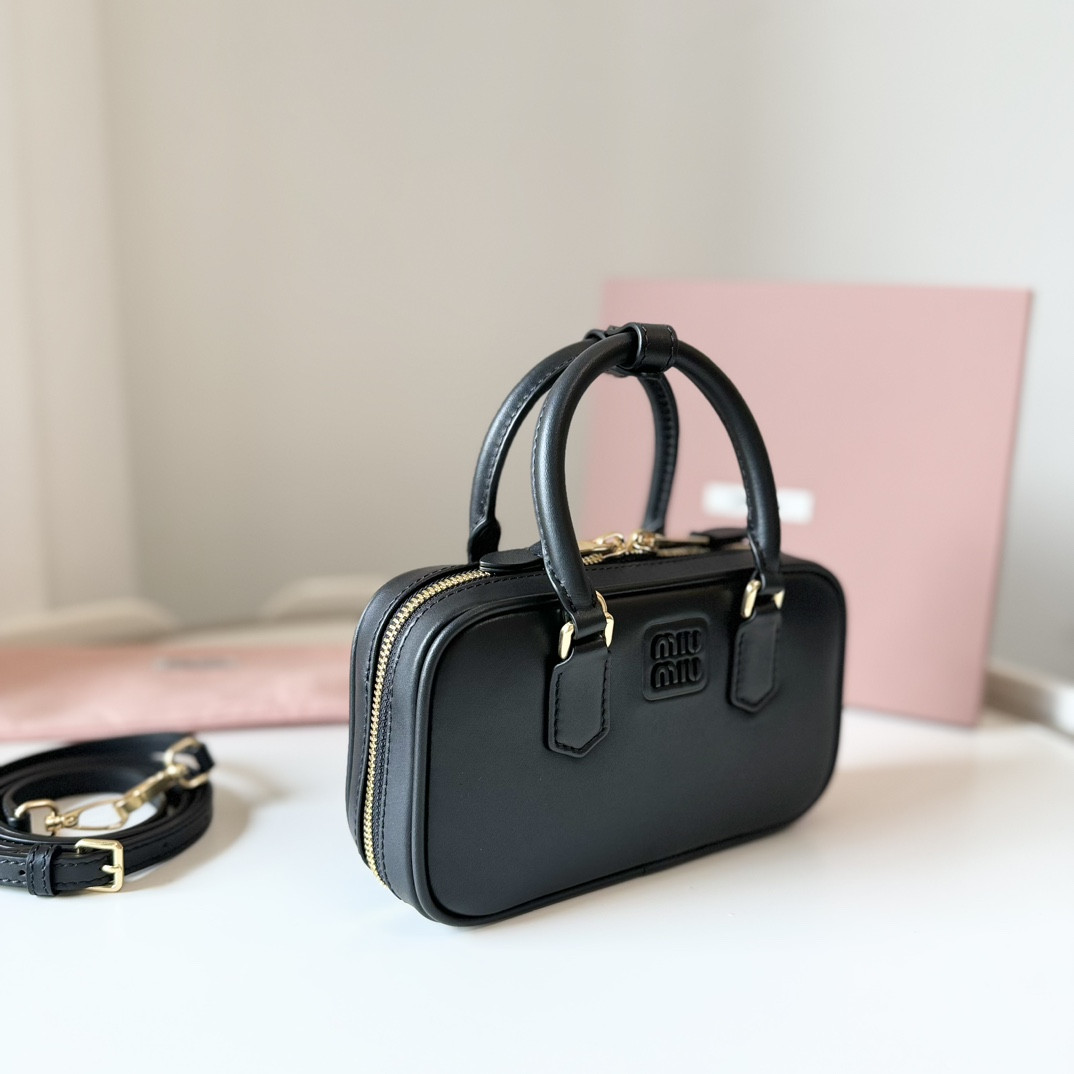 Miu Miu Arcadie leather mini-bag 19X10X5cm