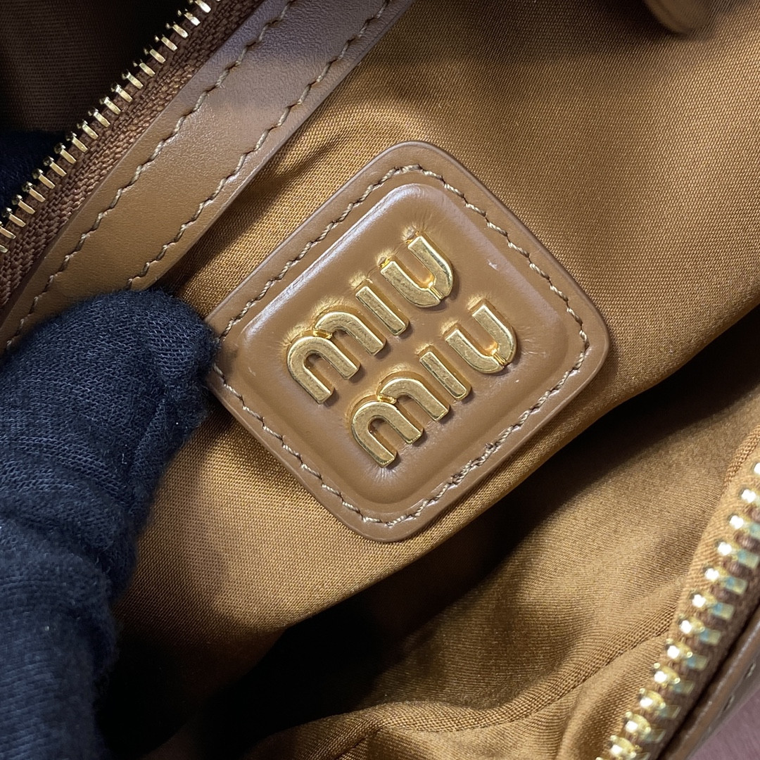 Miu Miu Arcadie leather bag 10.5x22x7.5cm