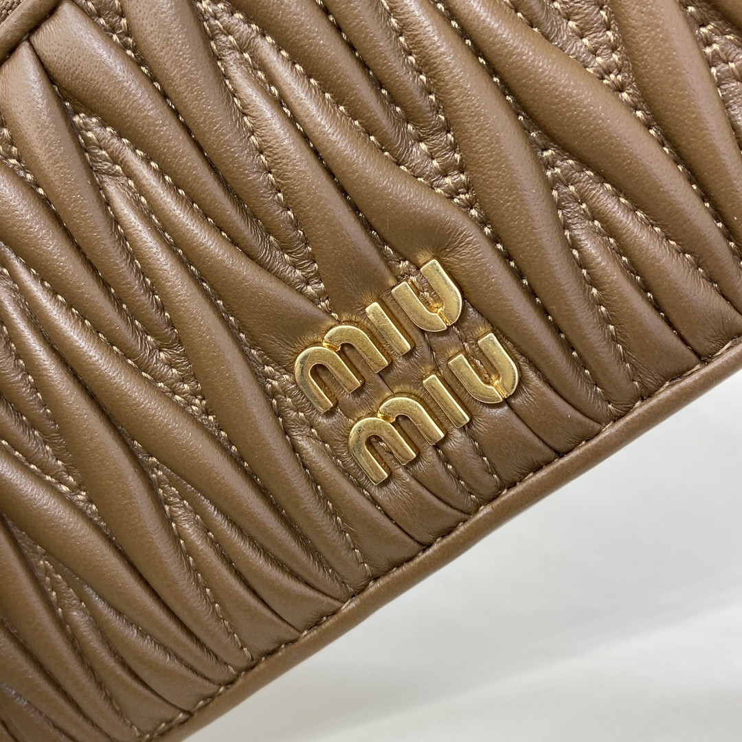 Miu Miu Matelassé nappa leather card holder 8X15cm