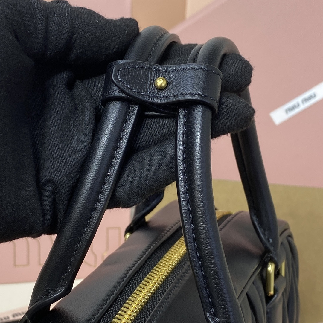 Miu Miu Arcadie matelassé nappa leather bag 24X16X7.5cm