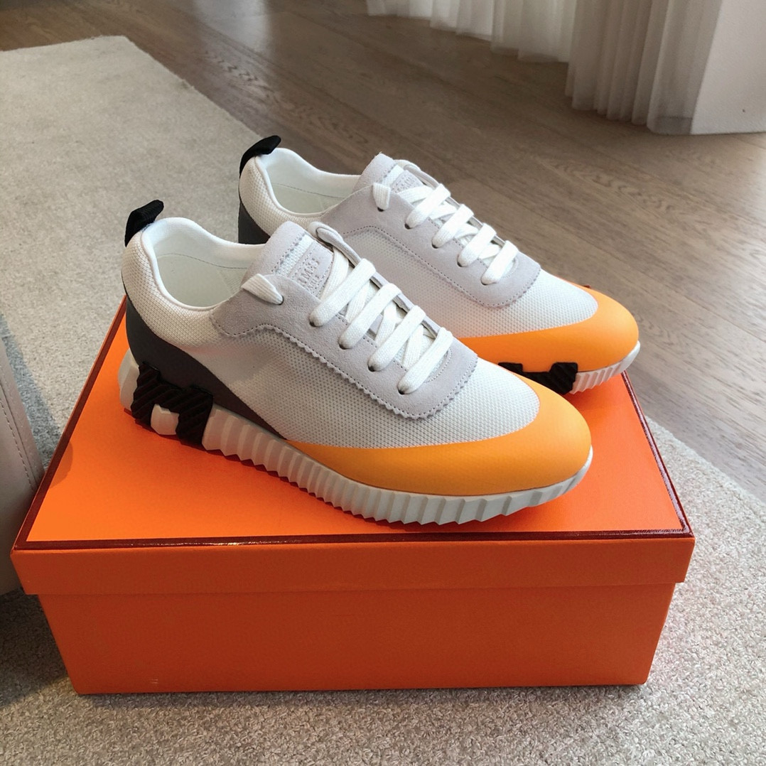 ua H**me5 bouncing sneaker