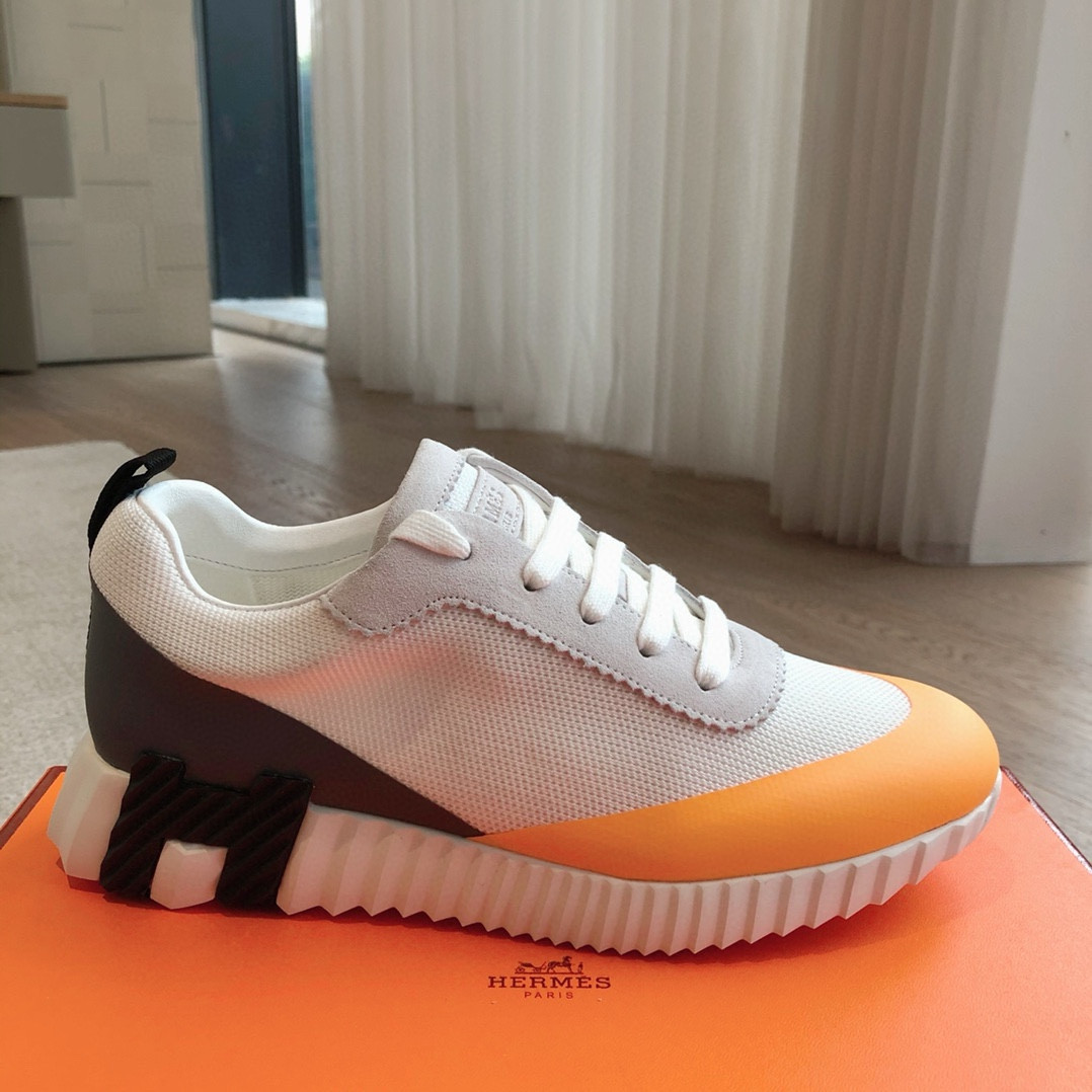 ua H**me5 bouncing sneaker