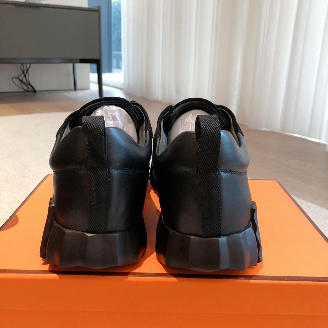ua H**me5 bouncing sneaker