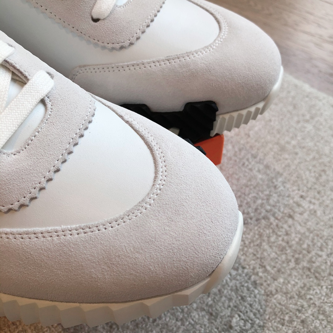 ua H**me5 bouncing sneaker
