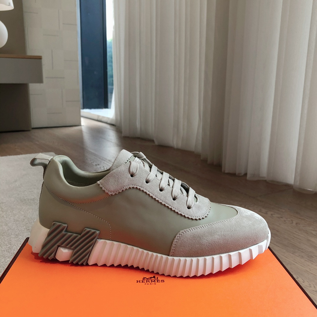 ua H**me5 bouncing sneaker