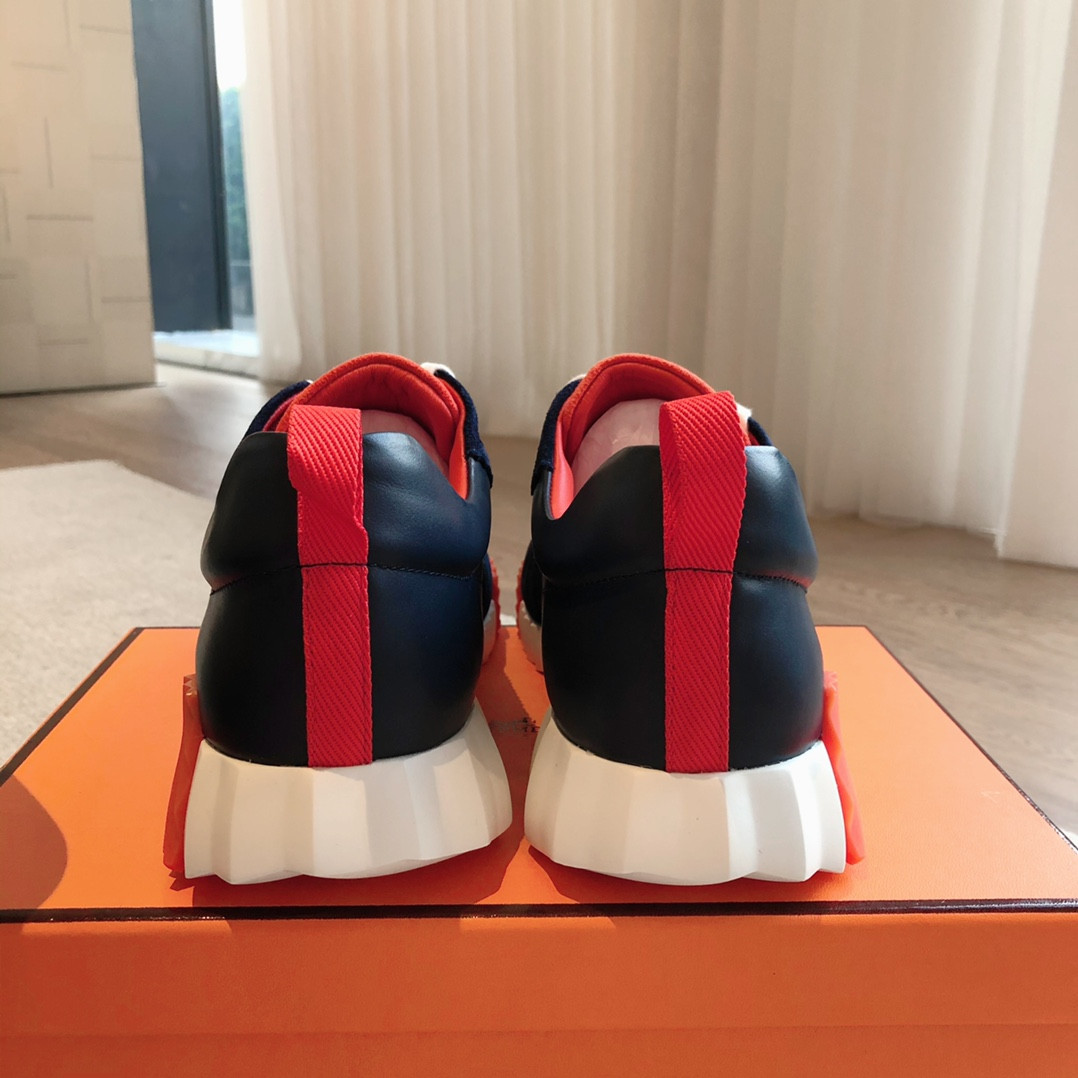 ua H**me5 bouncing sneaker