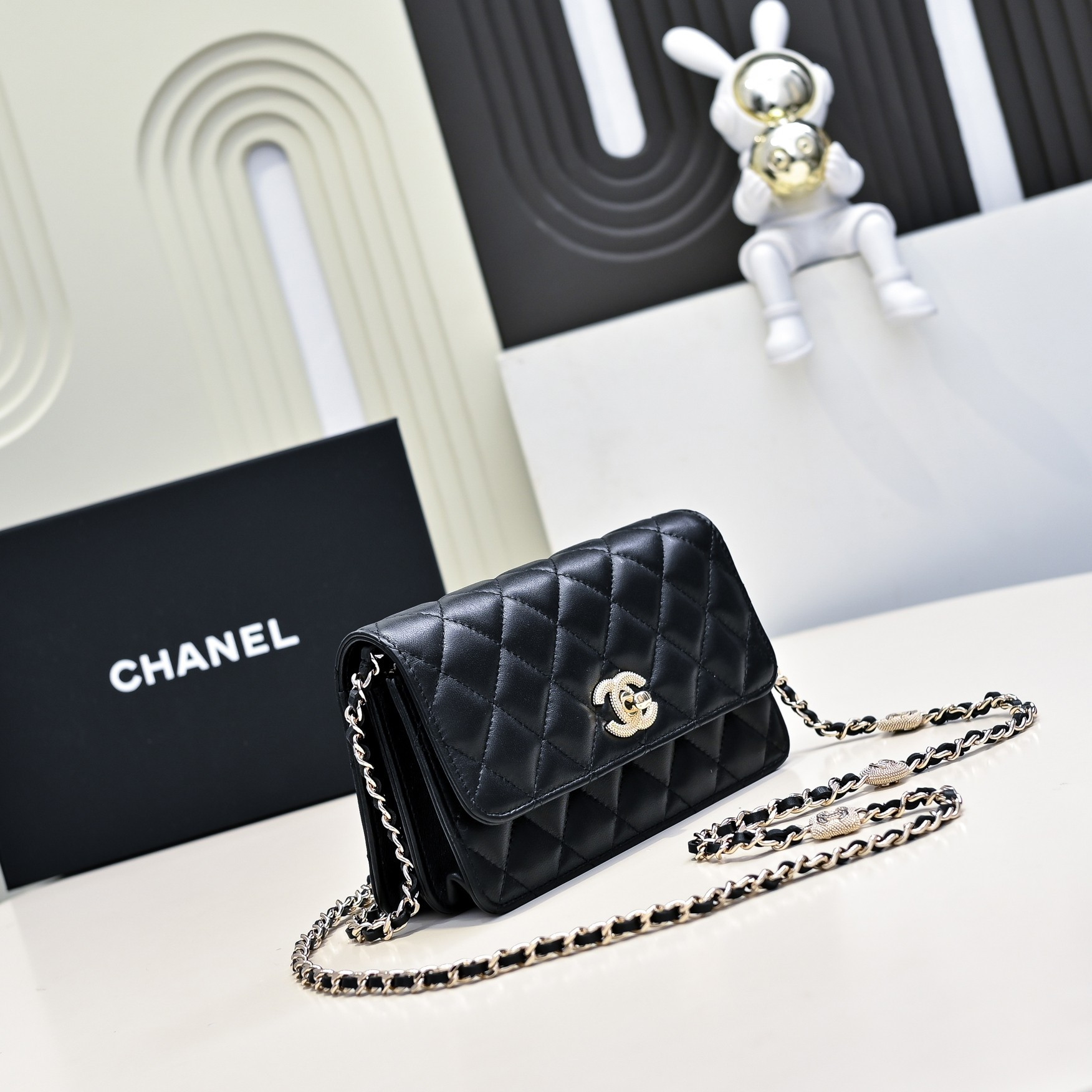 Ch*el clutch with chain 11x18.5x6cm