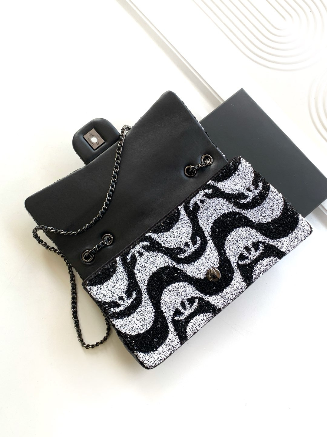 Ch*el flap bag 15x25x7cm