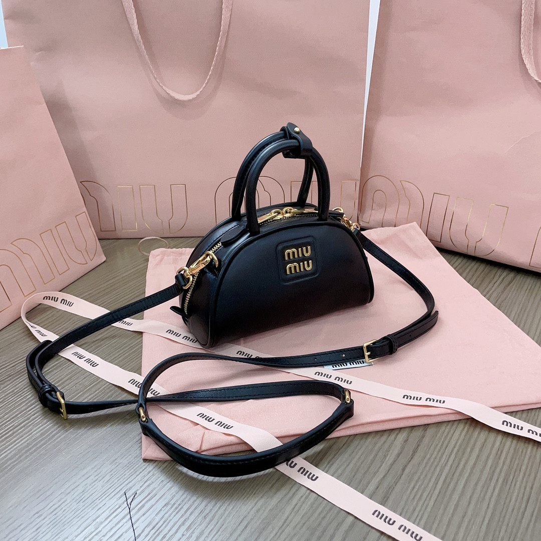 Miu Miu Dumpling bag 18X11.5X8cm