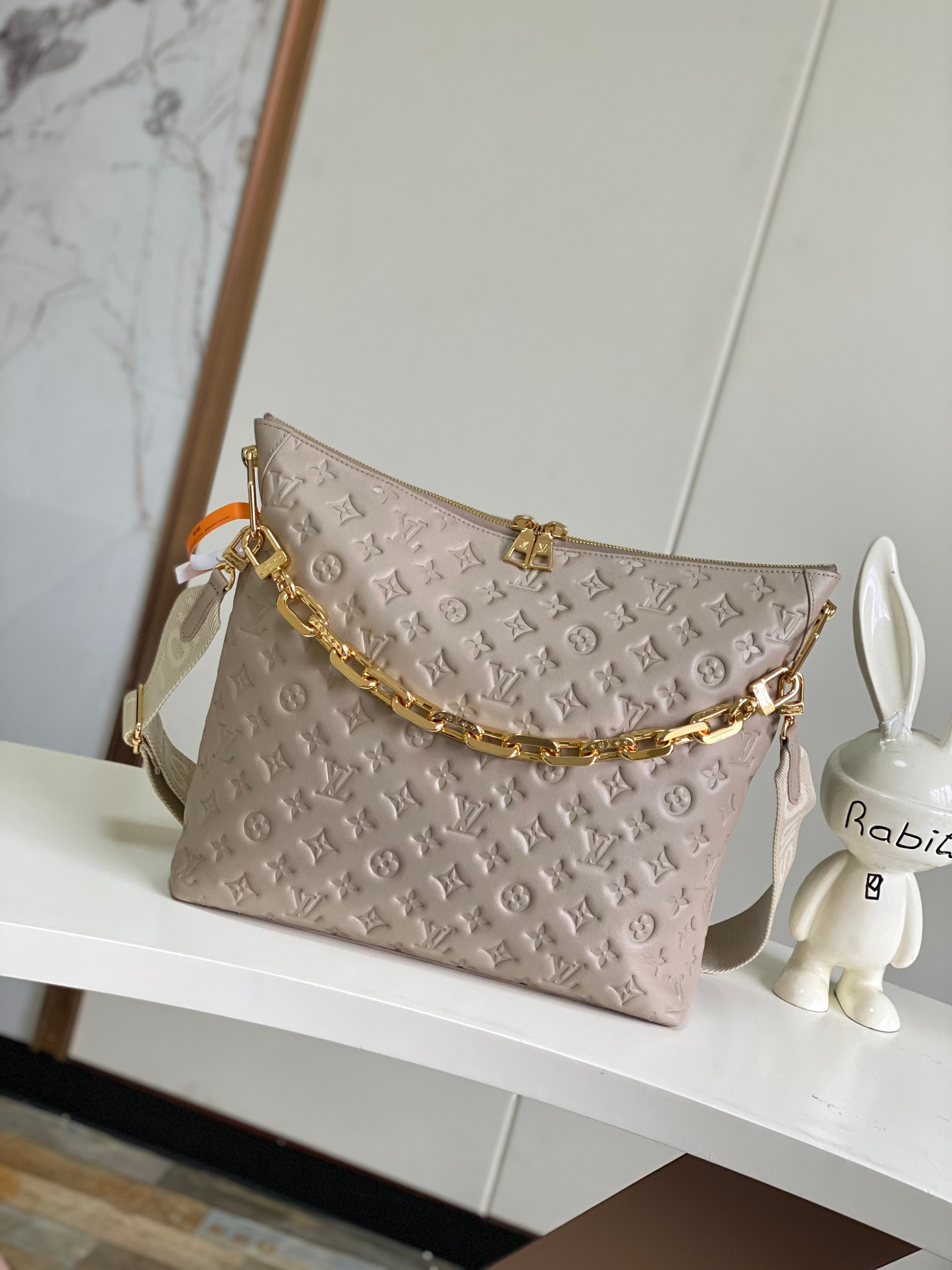 LV Coussin Hobo M12071 38x33x10CM