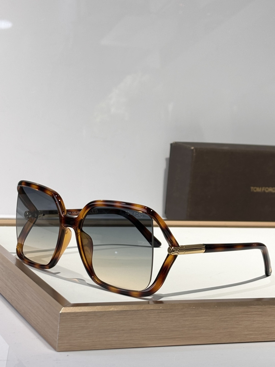 Tom Ford Glasses FT1089 SOLANGE 60-17-120