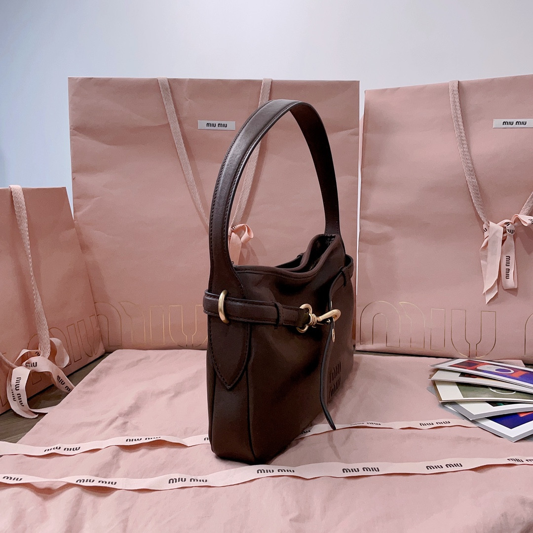 Miu Miu Aventure nappa leather bag 5BC182 33X19X5cm