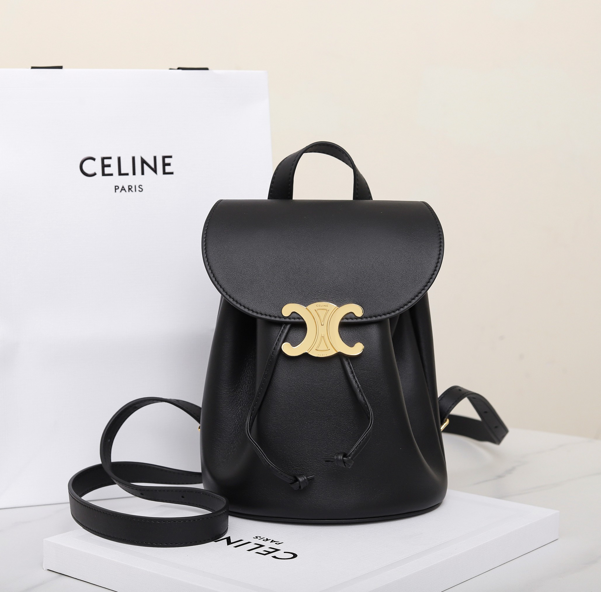 Ce**e bonnie backpack in smooth calfskin 118703 25x18x13cm