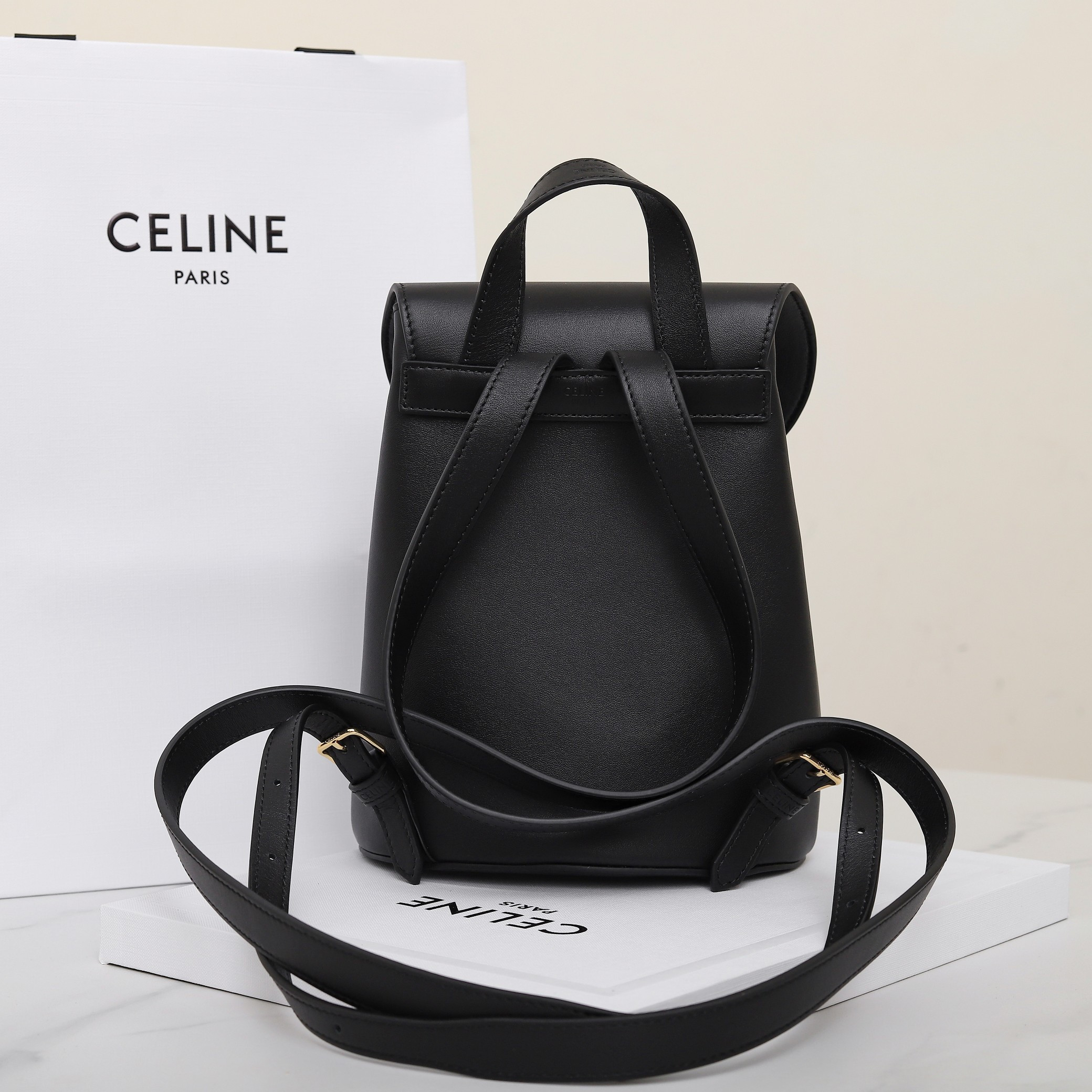 Ce**e bonnie backpack in smooth calfskin 118703 25x18x13cm