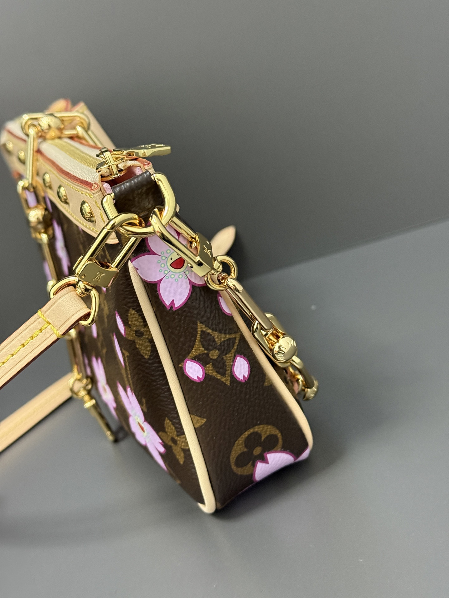 LV × TM Pochette Accessory M13666 22x13x4cm