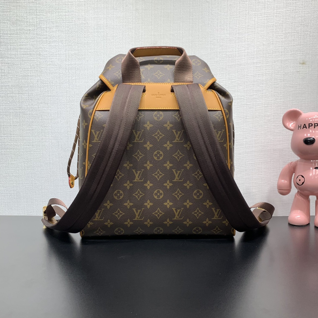 LV Montsouris Cargo Backpack M14015 34x40x17cm
