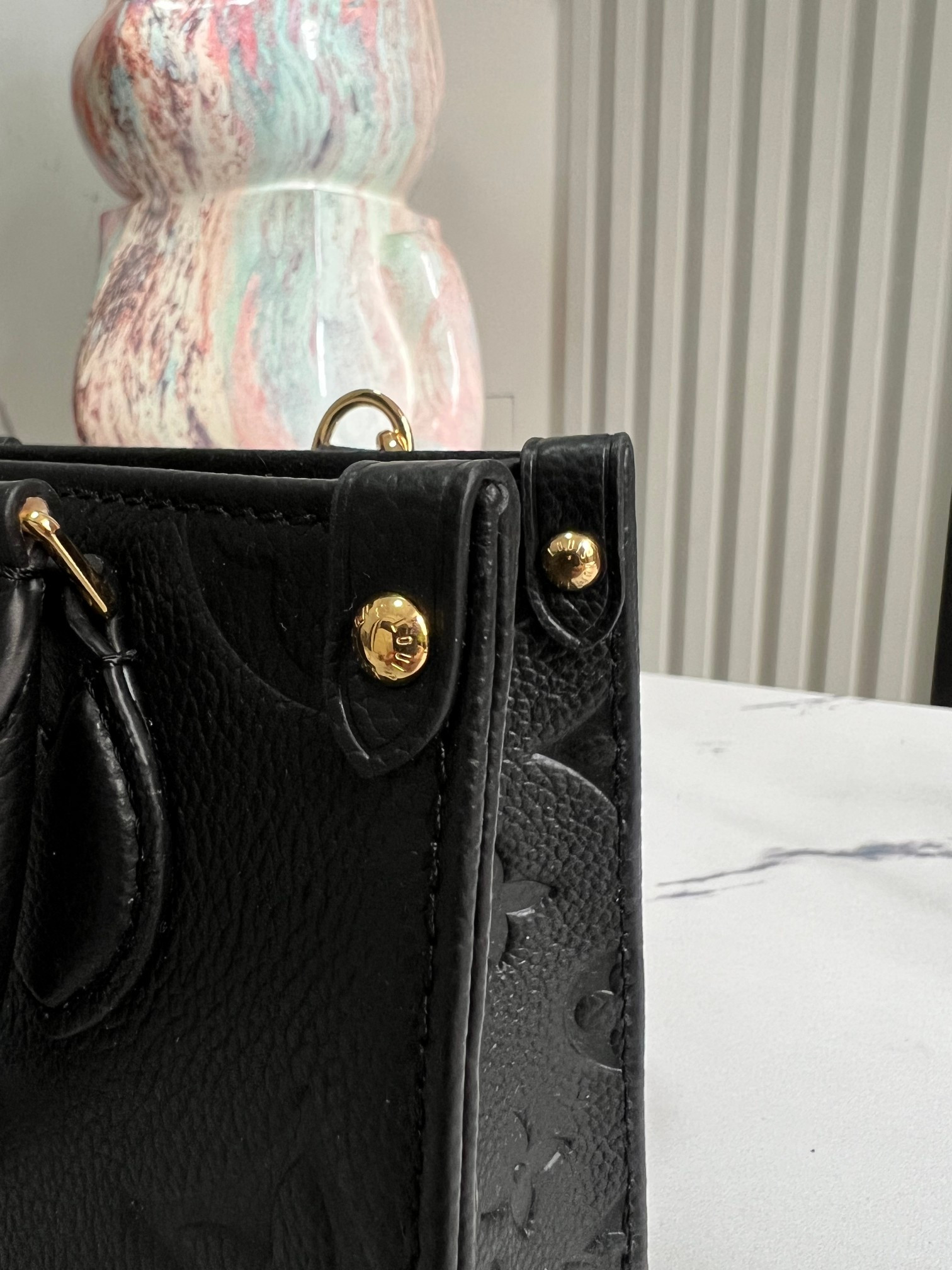 LV ON THE GO BB M46993 18 x15 8.5cm