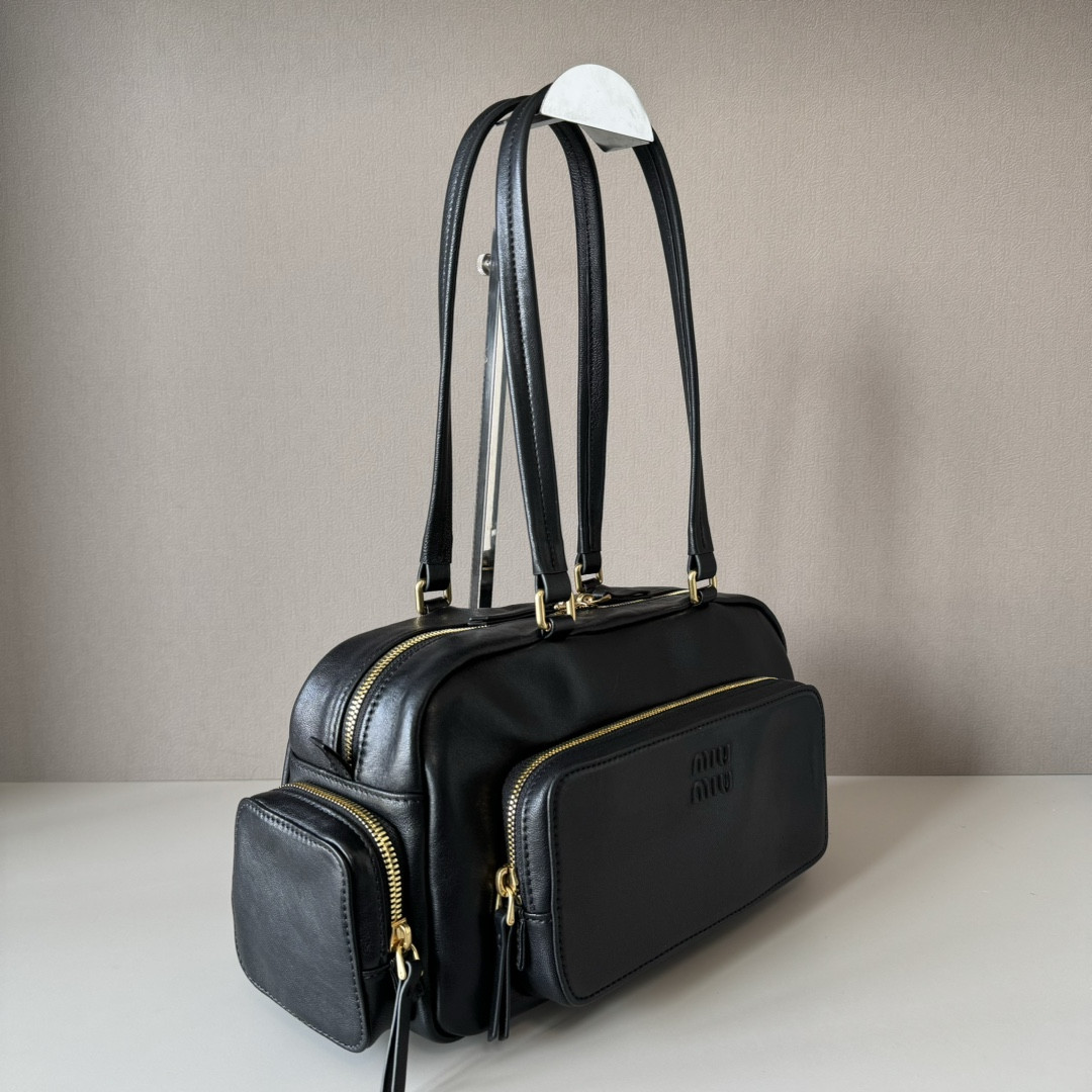 Miu Miu Pocket washed nappa leather bag 32x15.5x11cm