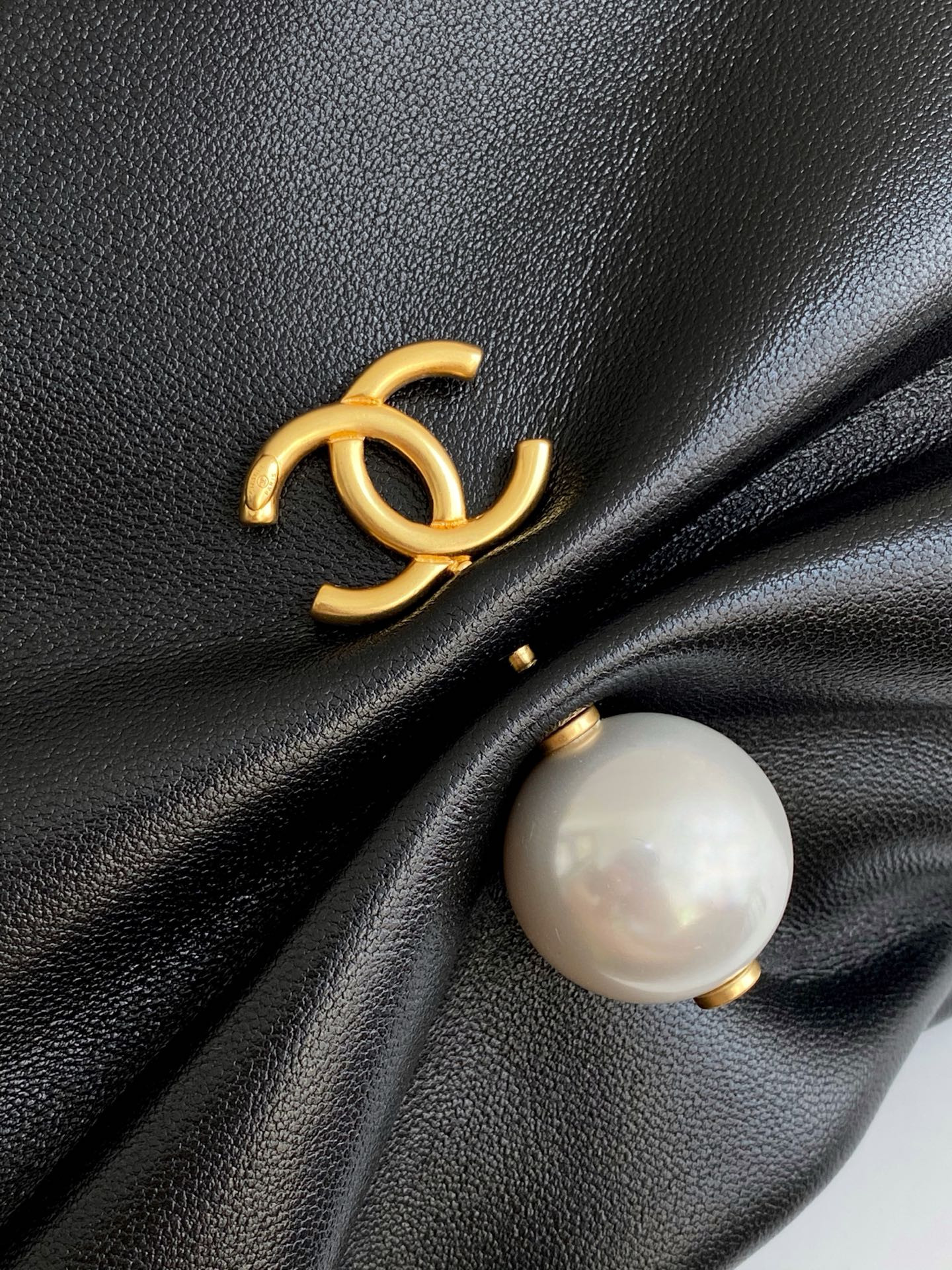 Ch*el clutch with chain 14x24x5cm