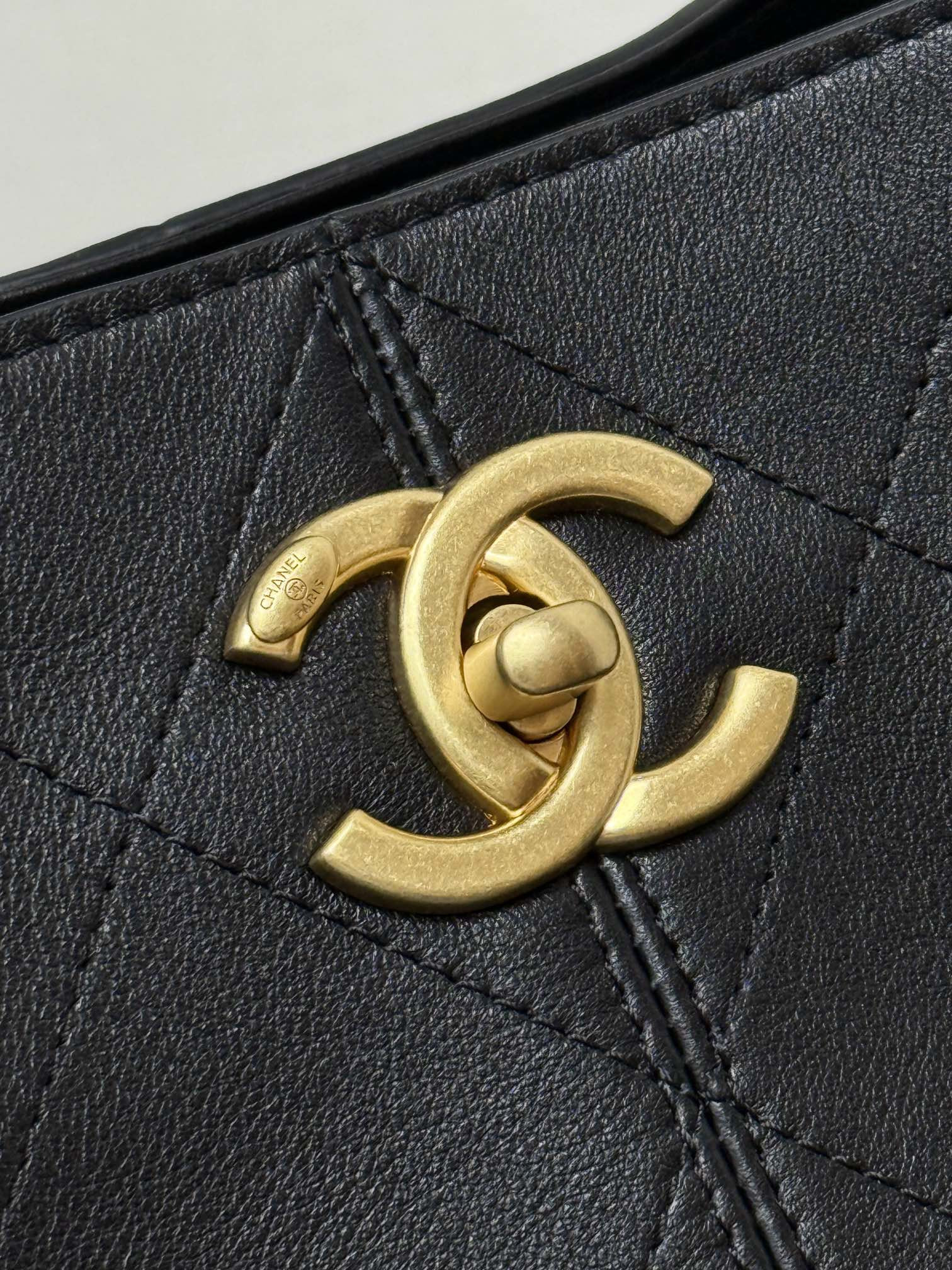 Ch*el small shopping bag as5634 24x36x14cm