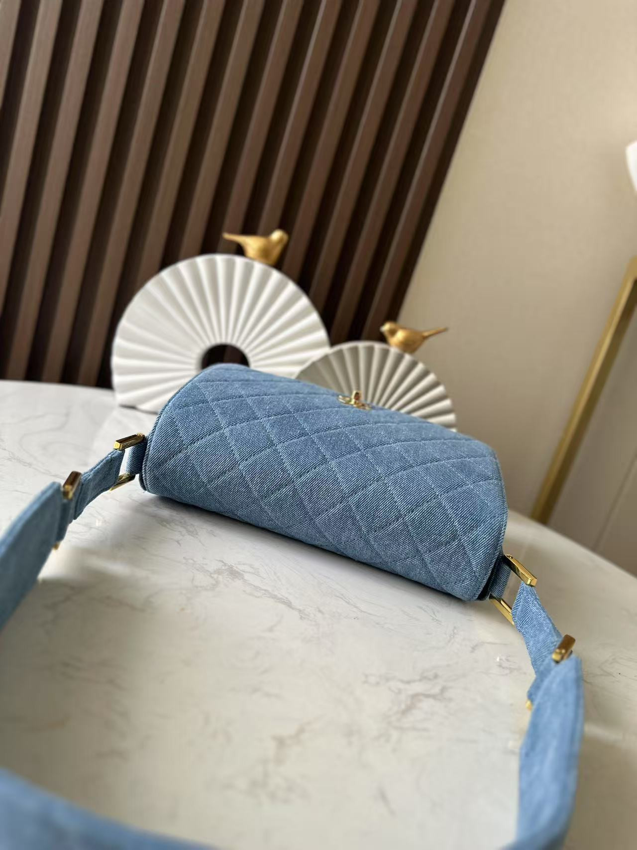 Ch*el vintage denim shoulder bag 25.5x20x7cm