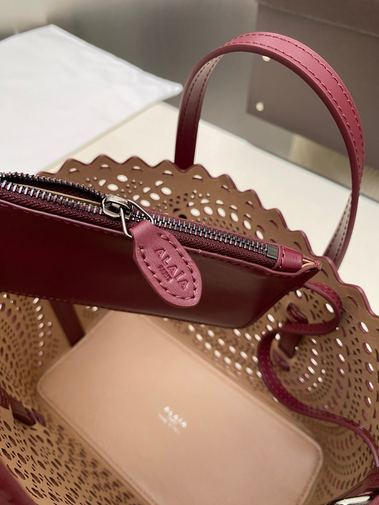 ALAÏA Mina 25 bag 25x20x12cm