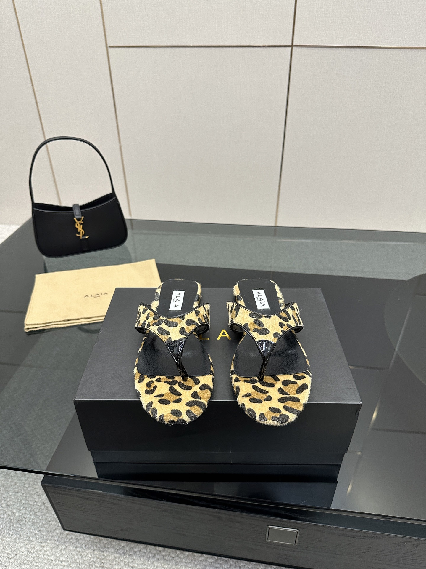 UA Alaia Triangle Flat Slides(Customized Size 7-10 days production time)