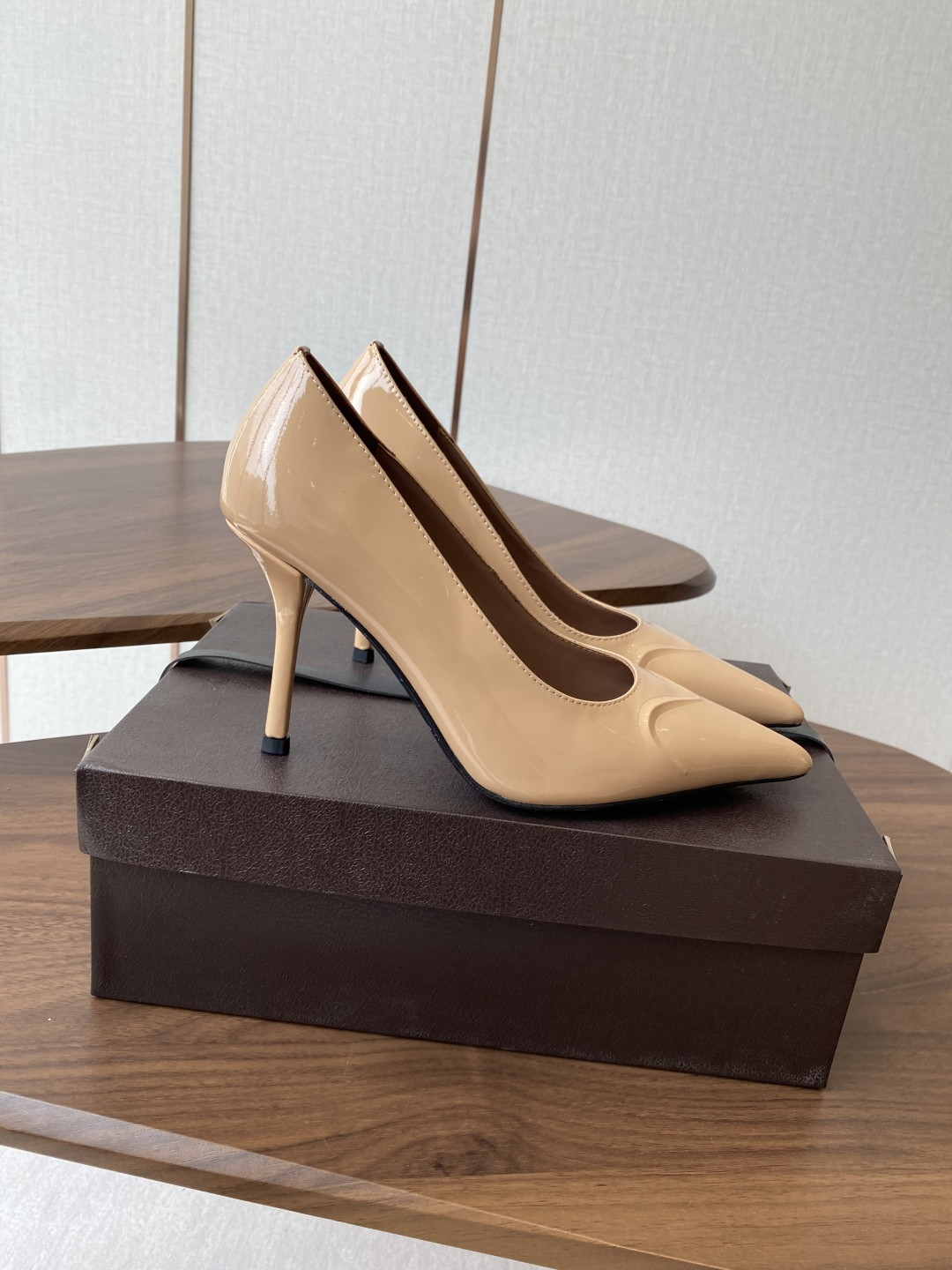UA Alaia Pointy-Toe Pumps 9cm Heel(Customized Size 7-10 days production time)