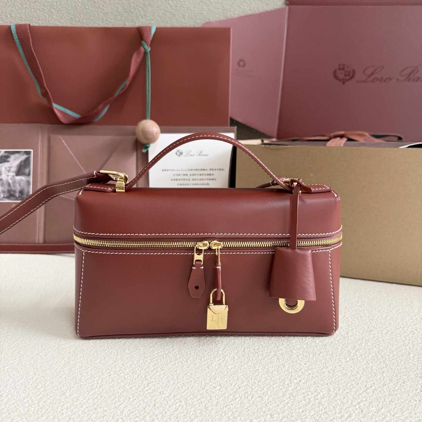 L**o p*ana extra bag l23 23x12x7cm