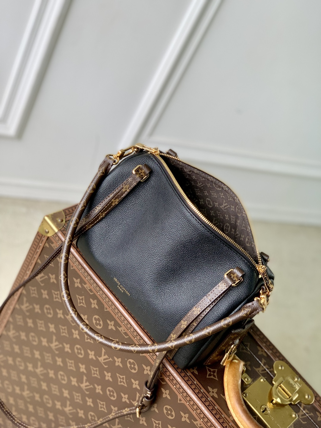 LV Express PM M26039 26x17x13.5cm