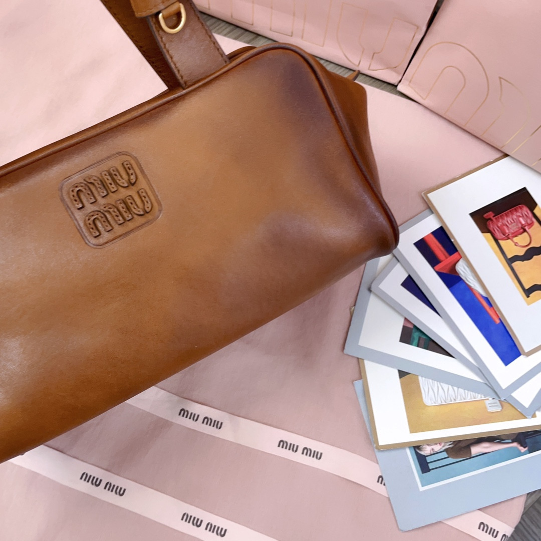Miu Miu Leather Top-Handle Bag 15x28x13cm